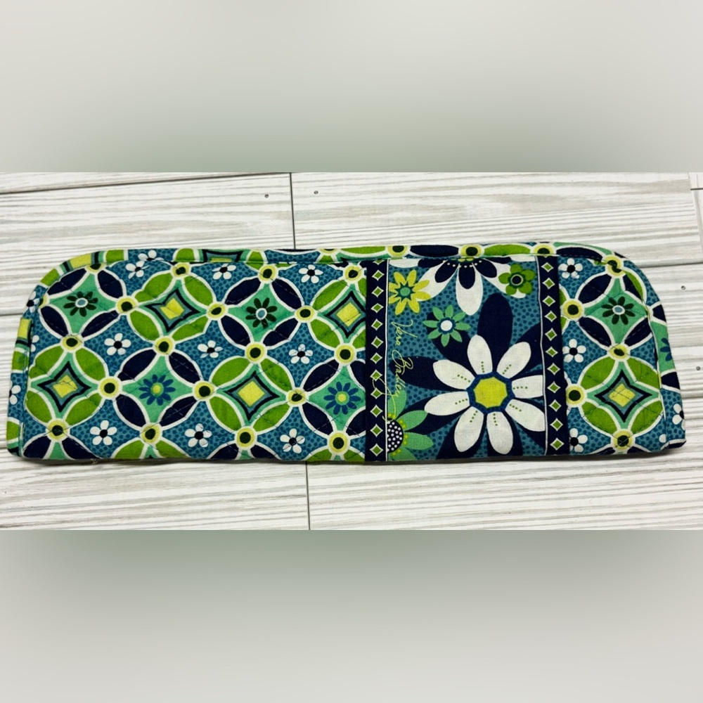 Vera Bradley Straighten Up And Curl Sleeve Daisy Daisy Pattern Blue Green 12"